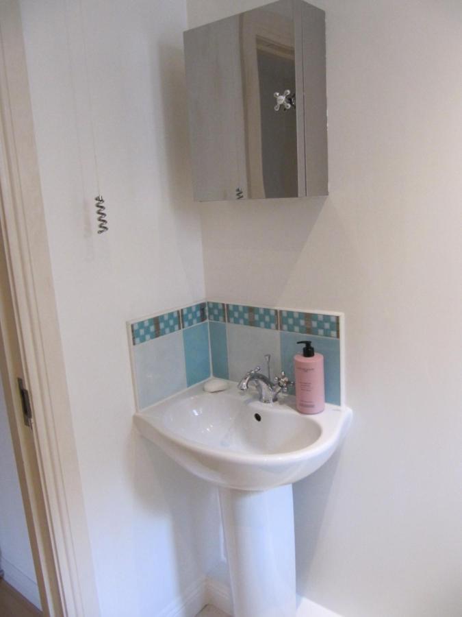 Cozy Off Road 2 Bedroom Cottage Apartment With Free Wi-Fi And Private Parking Глазго Екстер'єр фото