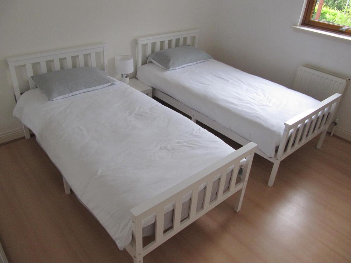 Cozy Off Road 2 Bedroom Cottage Apartment With Free Wi-Fi And Private Parking Глазго Екстер'єр фото